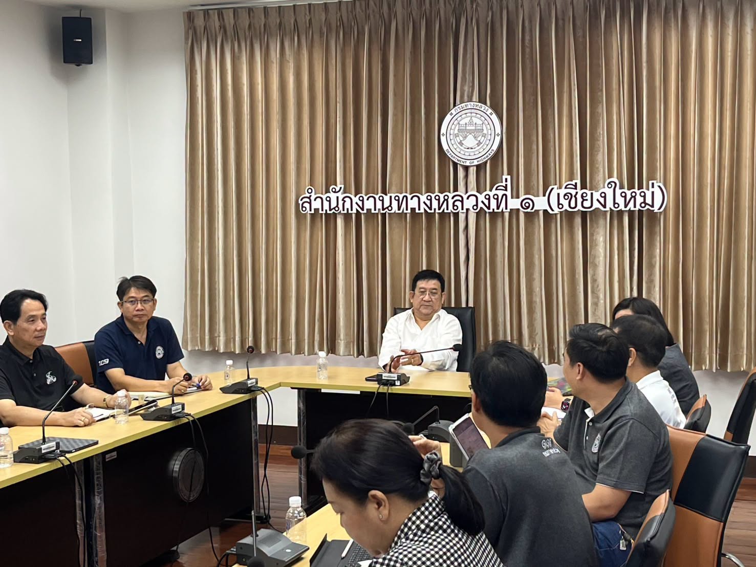 คณะผู้บริหาร ร่วมรับฟังการชี้แจงโครงการ DOH GO GREEN 2569 ร่วมขับเคลื่อนองค์กรสีเขียวยั่งยืน