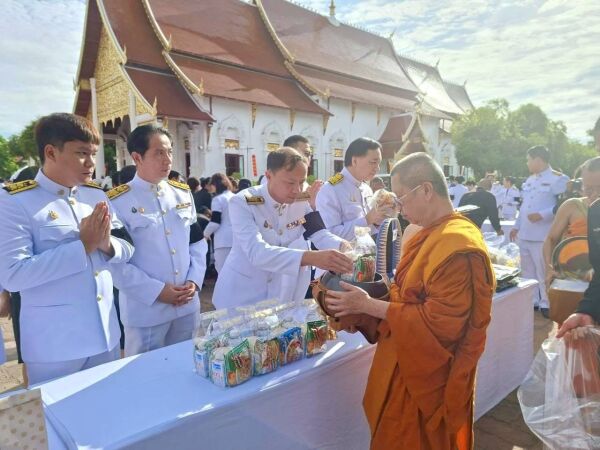 ร่วมพิธีทำบุญตักบาตรเนื่องในวาระครบสัตตมวาร (๗ วัน) อุทิศถวายพระกุศลแด่ สมเด็จพระเจ้าลูกเธอ เจ้าฟ้าพัชรกิติยาภา กรมหลวงราชสาร