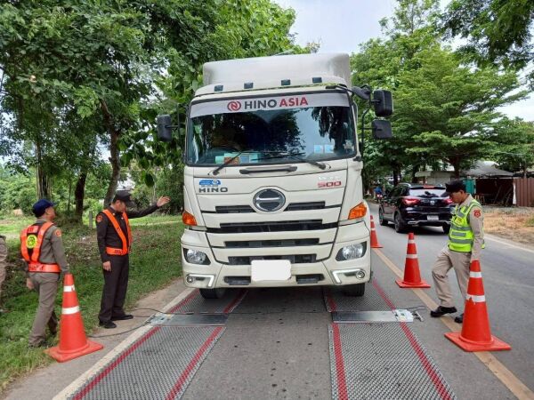 สำนักงานทางหลวงที่ 1 ร่วมกับหน่วยงานที่เกี่ยวข้อง ดำเนินการตรวจสอบน้ำหนักรถบรรทุก ในพื้นที่รับผิดชอบแขวงทางหลวงลำพูน